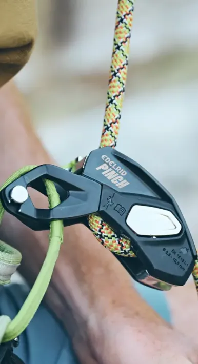 Edelrid Pinch - Semi-Automatic Belay Device