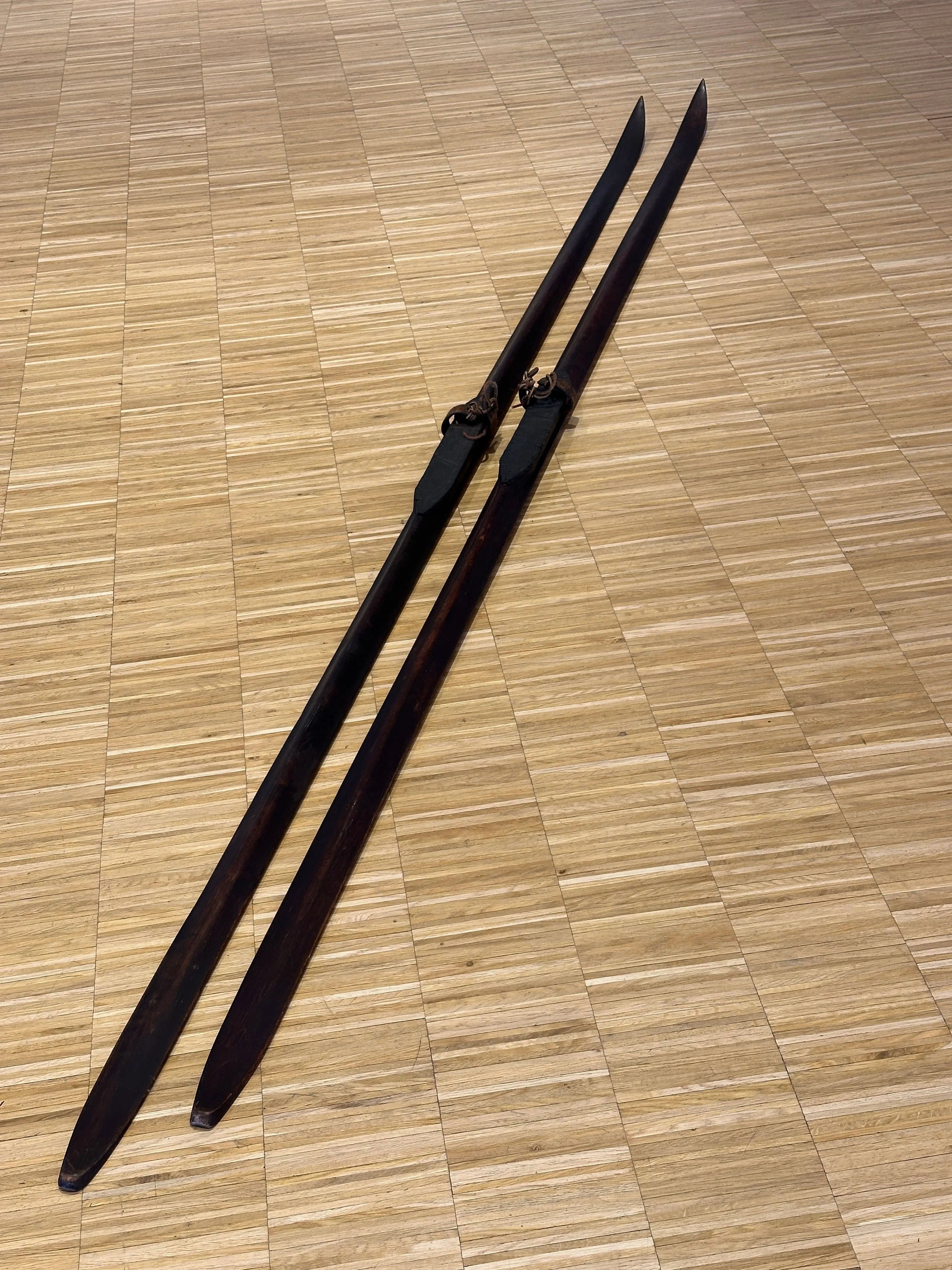 Primitive Norwegian Snow Skis 106"